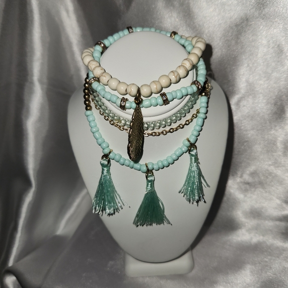 Twenty (20) Random Bracelets Set - Picture 4 of 5